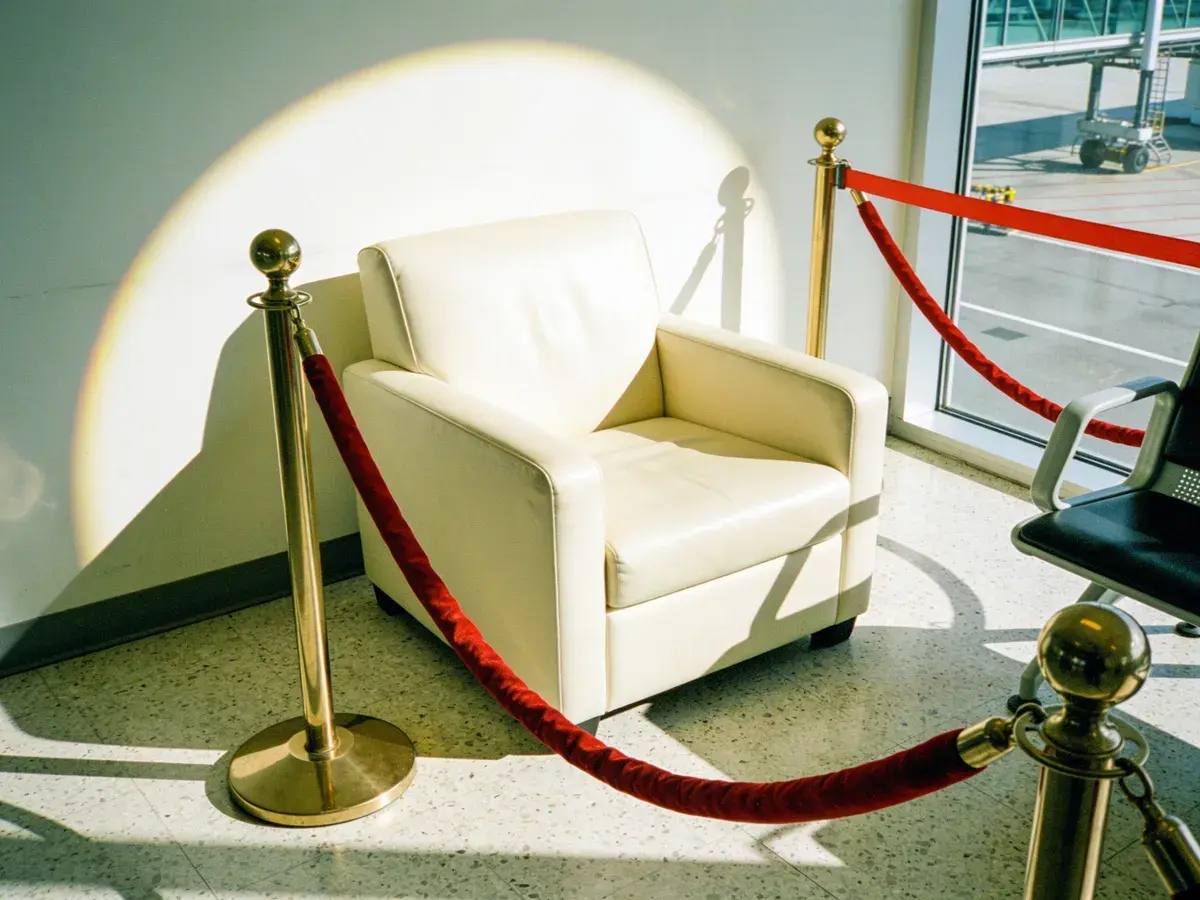 Editorial illustration: SOUTHWEST TO BUILD FIRST AIRPORT LOUNGE AT AUSTIN-BERGSTROM